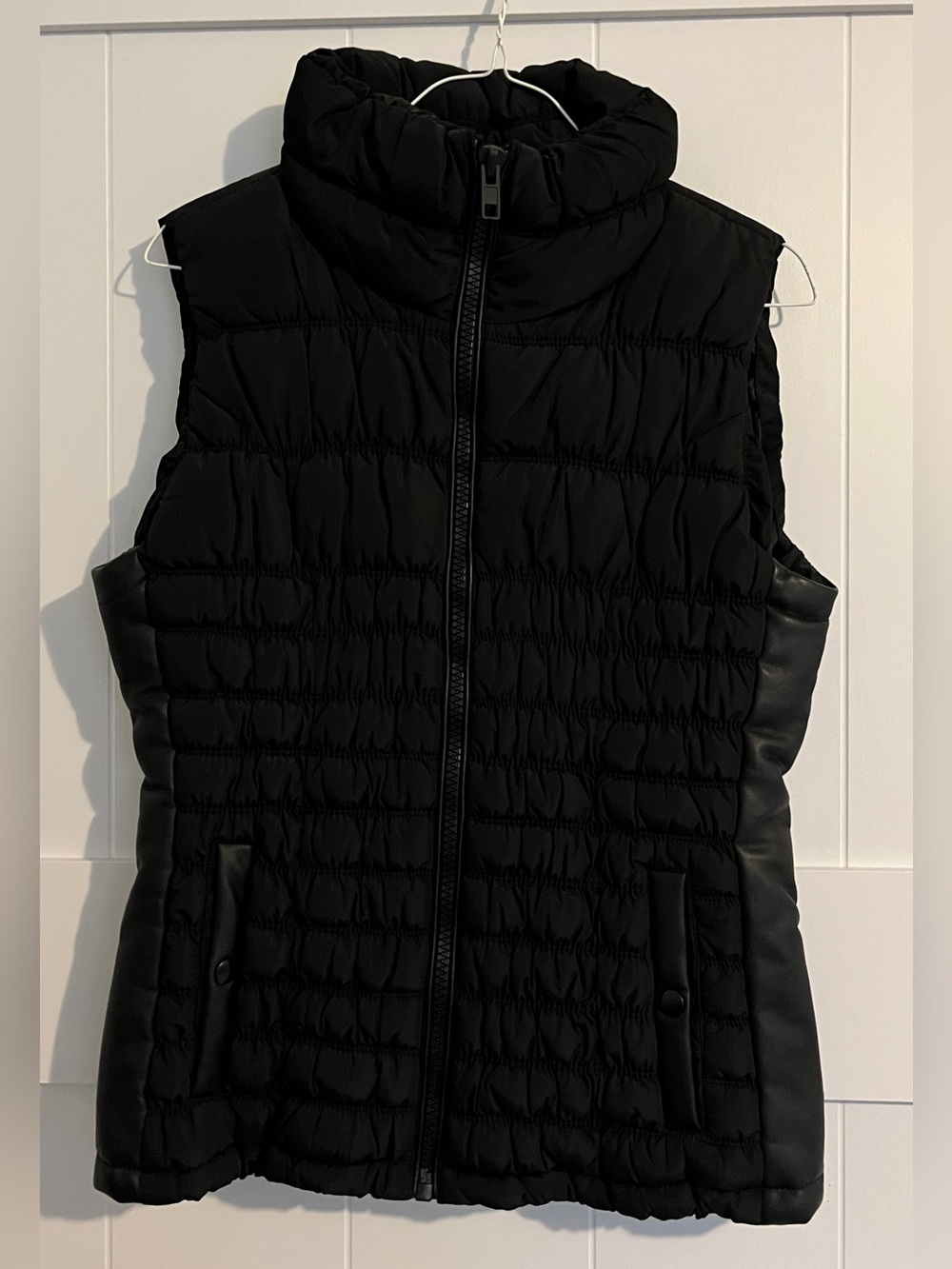 Small Black Black Rivet Puffer Vest